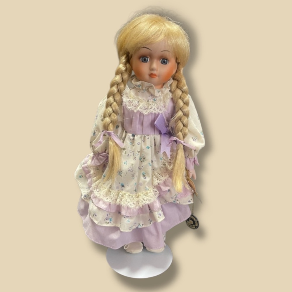 Vintage 1986 Brinn's Musical Edition Doll with Floral Dress